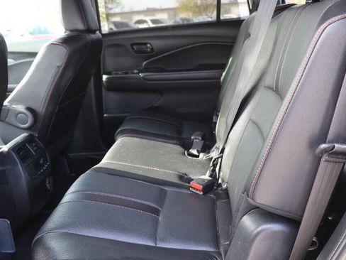 Used 2022 Honda Pilot TrailSport image 18