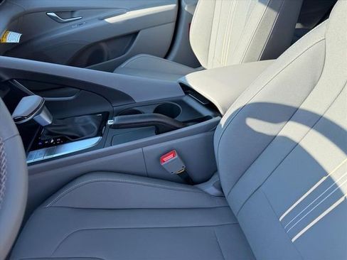New 2026 Hyundai Elantra Sport FWD image 15