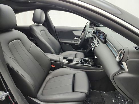 Used 2023 Mercedes-Benz CLA 250 image 19