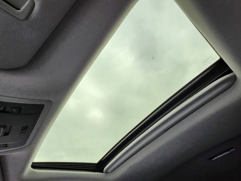 Used 2022 Lexus RX 450hL AWD w/ Premium Package image 2