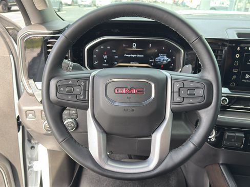 Used 2026 GMC Sierra 1500 SLT AWD/4WD image 13