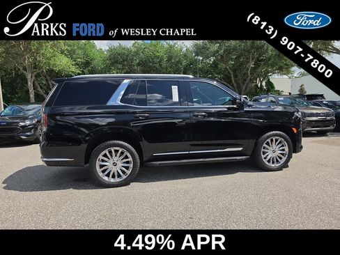 Used 2021 Cadillac Escalade Premium Luxury RWD image 3