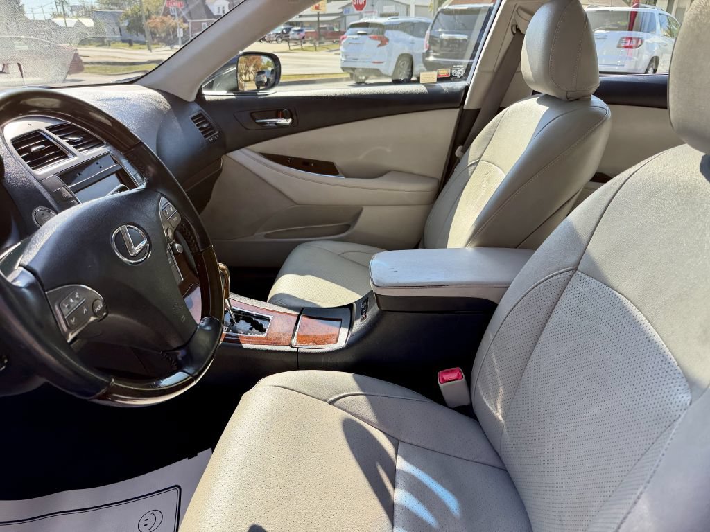 Used 2010 Lexus ES 350 w/ Preferred Accessory Package FWD image 10