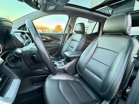 Used 2022 GMC Terrain SLT w/ Infotainment Package II image 17