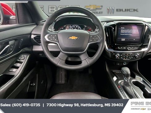 Used 2023 Chevrolet Traverse High Country w/ LPO, 'HIT The Road' Package FWD image 5