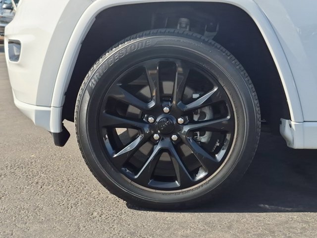 Used 2022 Jeep Grand Cherokee Laredo X RWD image 9