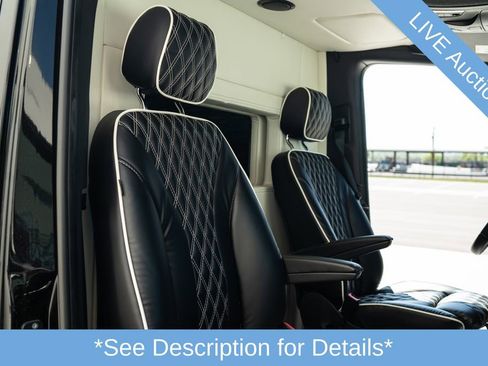 Used 2022 Mercedes-Benz Sprinter 2500 w/ Parking Package image 40