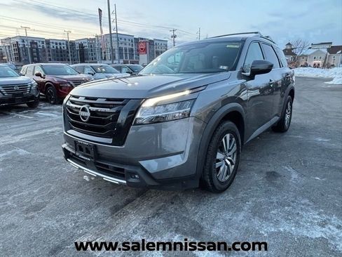 Used 2023 Nissan Pathfinder SL w/ Lighting Package (N92) image 7