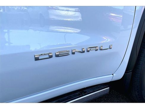 New 2026 GMC Sierra 1500 Denali AWD/4WD image 9