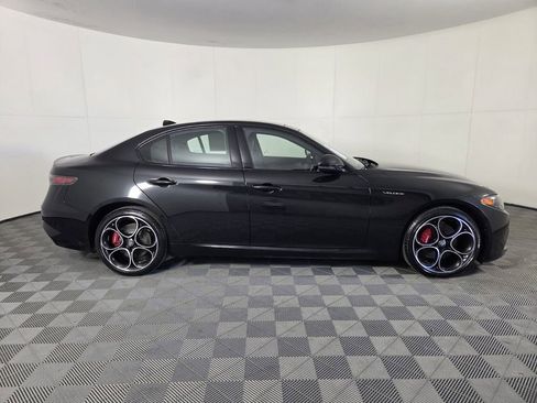 Used 2024 Alfa Romeo Giulia Veloce AWD/4WD image 6