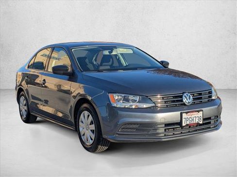 Used 2015 Volkswagen Jetta S image 2