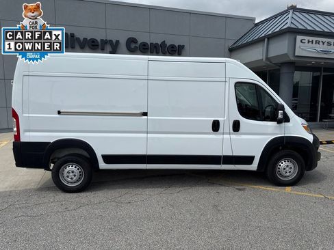 Used 2025 RAM ProMaster 2500 w/ Convenience Group FWD image 4
