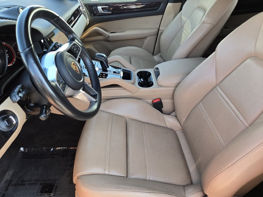 Used 2022 Porsche Cayenne AWD/4WD image 14
