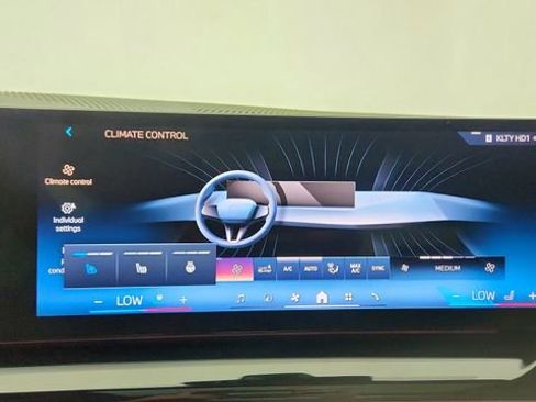Used 2025 BMW i5 xDrive40 w/ Premium Package AWD/4WD image 53