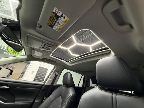 Used 2026 Toyota Highlander XLE image 11