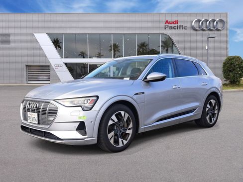 Used 2023 Audi e-tron Premium Plus w/ Premium Plus Package image 1
