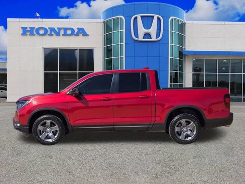 Used 2025 Honda Ridgeline TrailSport image 6