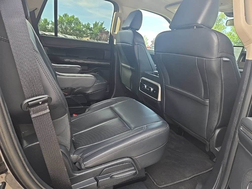 Used 2024 Ford Expedition XLT AWD/4WD image 27