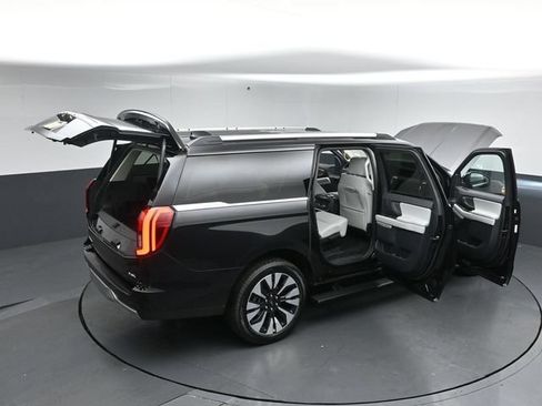 Certified 2025 Ford Expedition Max Platinum w/ Driver's Package AWD/4WD image 54