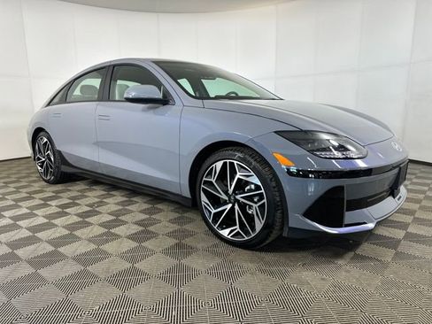 Used 2025 Hyundai Ioniq 6 SEL image 2