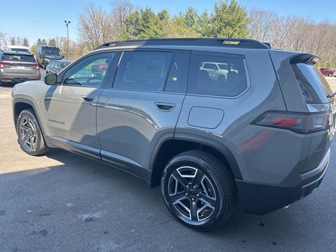 New 2026 Jeep Cherokee Limited AWD/4WD image 3