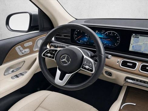Certified 2021 Mercedes-Benz GLS 450 4MATIC image 16
