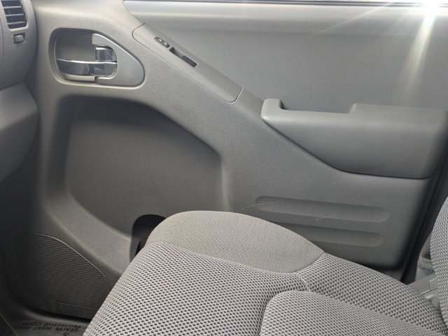 Used 2020 Nissan Frontier SV w/ Midnight Edition Floor Mats RWD image 27