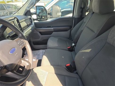 Used 2025 Ford F250 XLT image 13