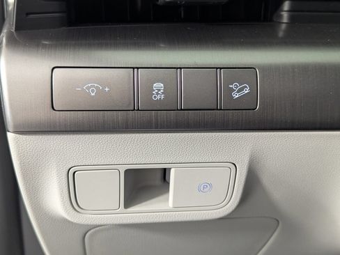 Certified 2025 Hyundai Kona SEL FWD image 14