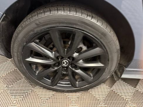Used 2023 MAZDA MAZDA3 s FWD image 34