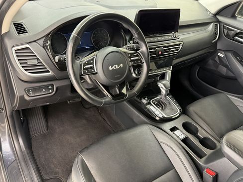 Used 2022 Kia Seltos SX w/ Sunroof Package AWD/4WD image 4