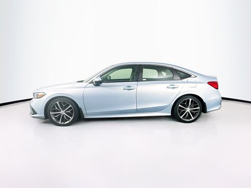 Used 2022 Honda Civic Touring image 4