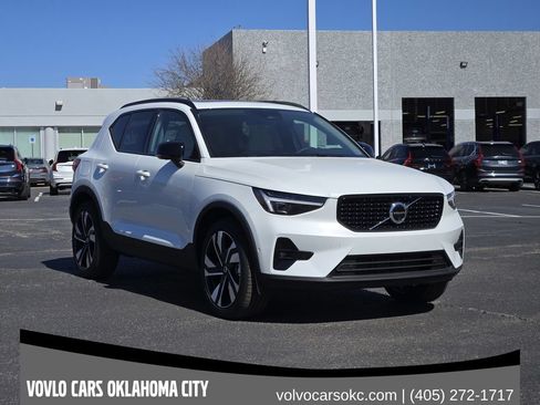 Used 2026 Volvo XC40 B5 Ultra w/ Protection Package Premier AWD/4WD image 2
