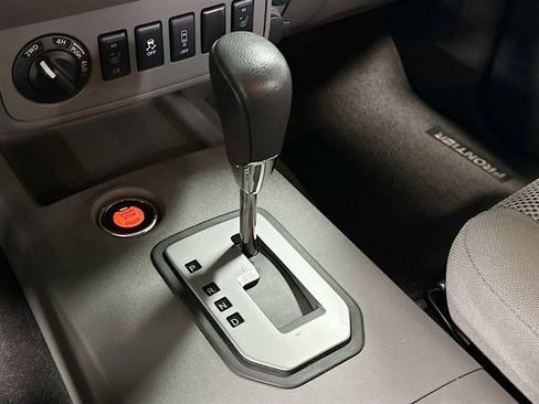Used 2020 Nissan Frontier SV image 17
