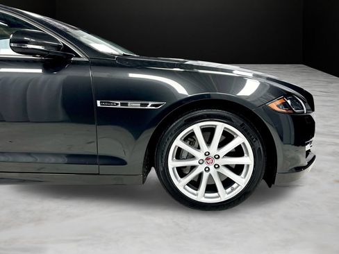 Used 2016 Jaguar XJ R-Sport AWD/4WD image 37
