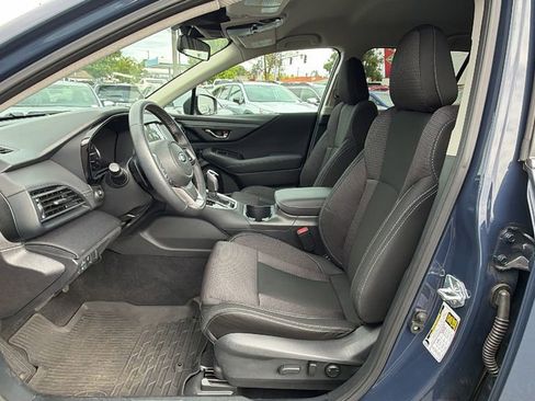 Used 2025 Subaru Outback Premium image 32