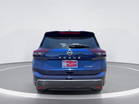 Used 2024 Nissan Rogue SV AWD/4WD image 5