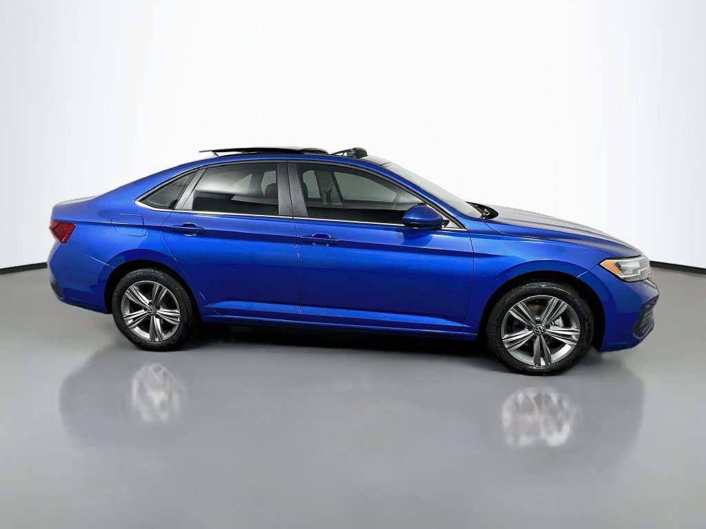 Used 2024 Volkswagen Jetta SE w/ Panoramic Sunroof Package FWD image 27