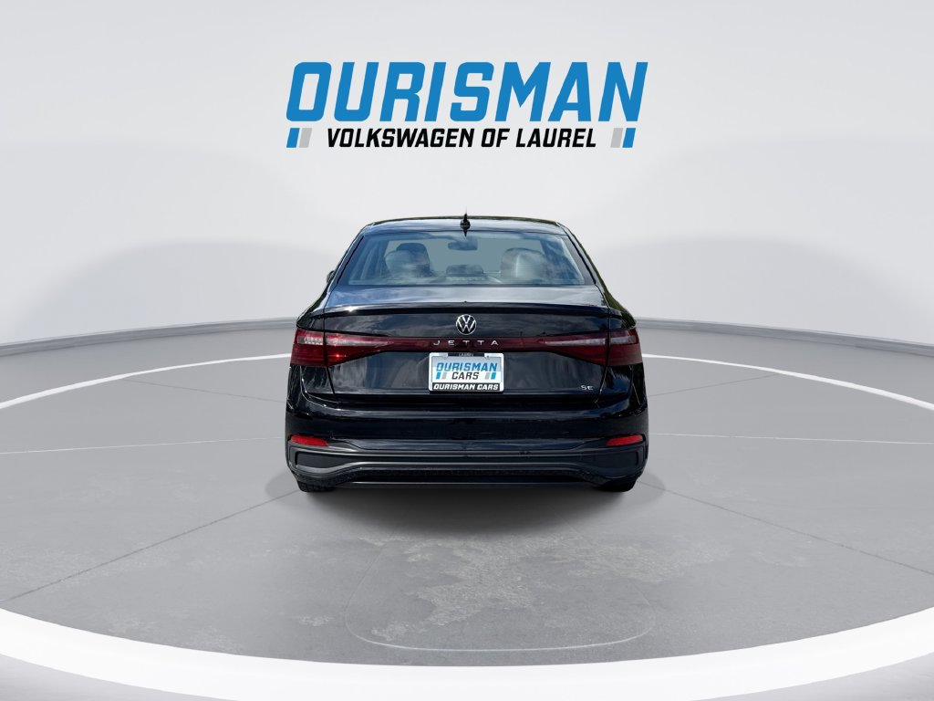 Used 2025 Volkswagen Jetta SE FWD image 7