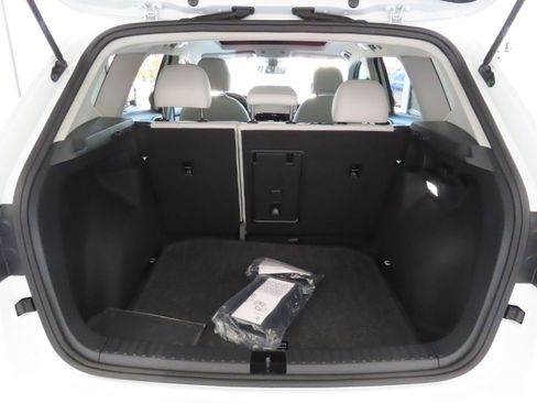 New 2025 Volkswagen Taos SE image 24