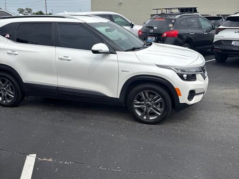 Used 2022 Kia Seltos S AWD/4WD image 3