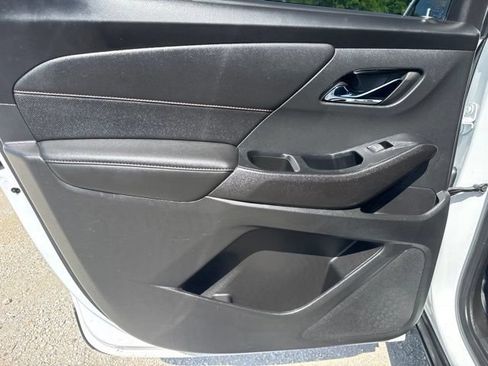 Used 2023 Chevrolet Traverse RS w/ LPO, Floor Liner Package AWD/4WD image 28