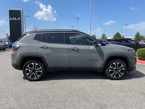 Used 2022 Jeep Compass Limited AWD/4WD image 9