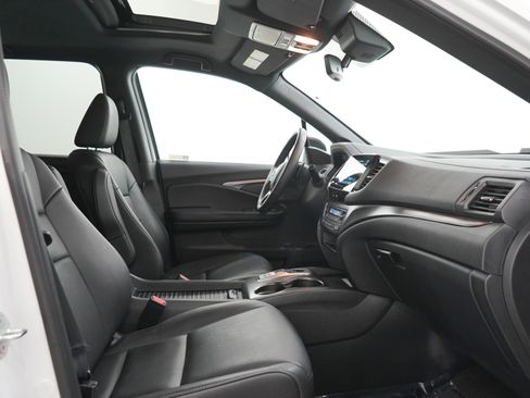 Used 2023 Honda Passport EX-L image 11
