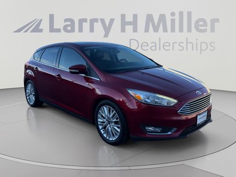 Used 2015 Ford Focus Titanium w/ Titanium Technology Package FWD image 7