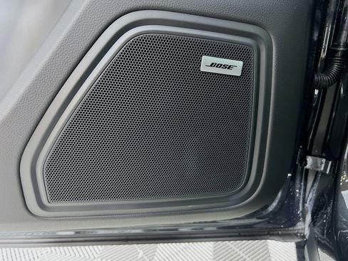 New 2026 Porsche Macan Base image 21