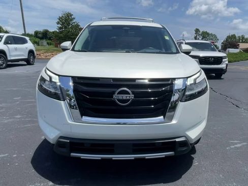 Used 2024 Nissan Pathfinder Platinum w/ Cargo Package FWD image 3