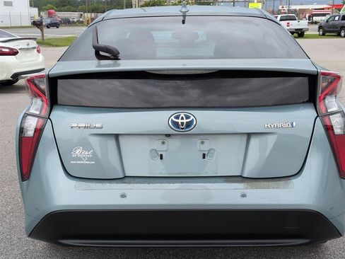 Used 2018 Toyota Prius Four w/ Advanced Technology Package FWD image 4