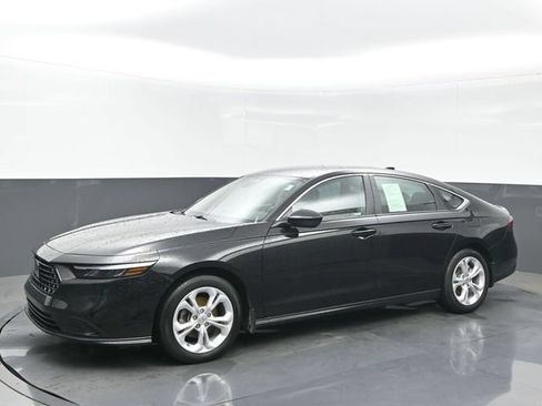 Certified 2025 Honda Accord LX image 2