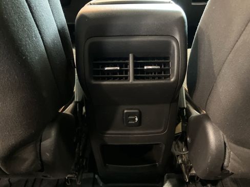 Used 2017 GMC Acadia SLE w/ Driver Alert Package I AWD/4WD image 25